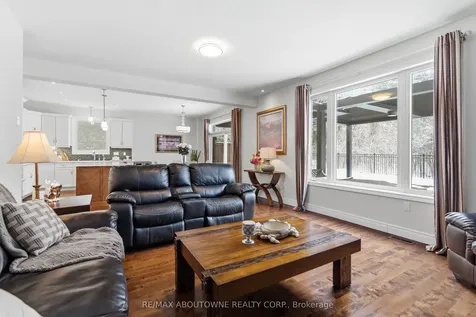 305 Gosling Gardens Guelph ON N1L 0M1