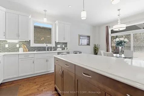 305 Gosling Gardens Guelph ON N1L 0M1