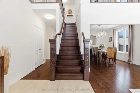 305 Gosling Gardens Guelph ON N1L 0M1