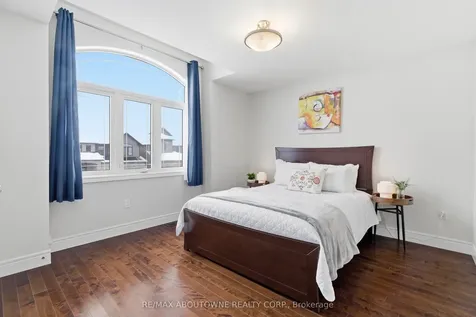 305 Gosling Gardens Guelph ON N1L 0M1