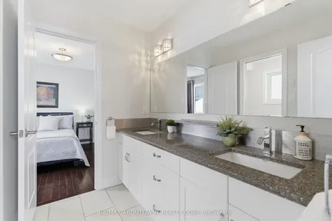 305 Gosling Gardens Guelph ON N1L 0M1