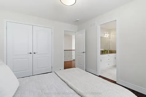 305 Gosling Gardens Guelph ON N1L 0M1