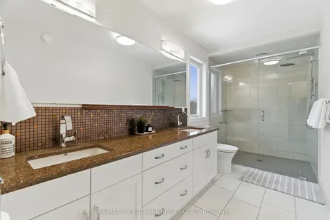 305 Gosling Gardens Guelph ON N1L 0M1