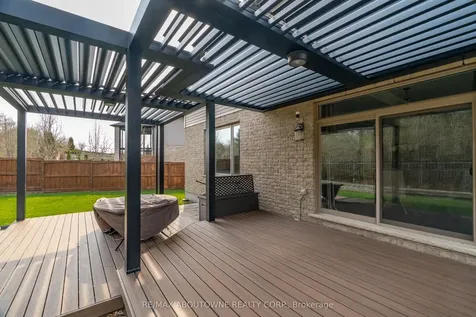 305 Gosling Gardens Guelph ON N1L 0M1