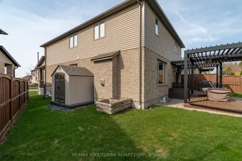 305 Gosling Gardens Guelph ON N1L 0M1