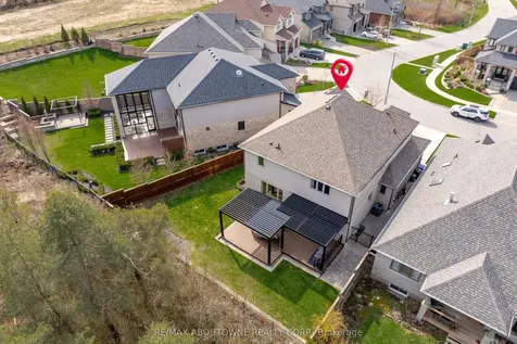 305 Gosling Gardens Guelph ON N1L 0M1