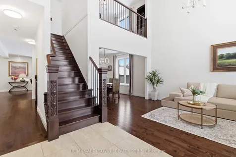 305 Gosling Gardens Guelph ON N1L 0M1