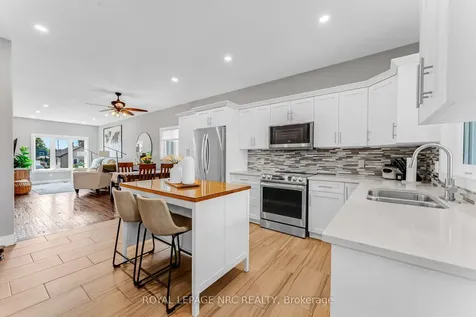 18 Erie Street Welland ON L3B 5J7
