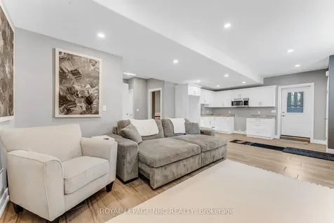 18 Erie Street Welland ON L3B 5J7