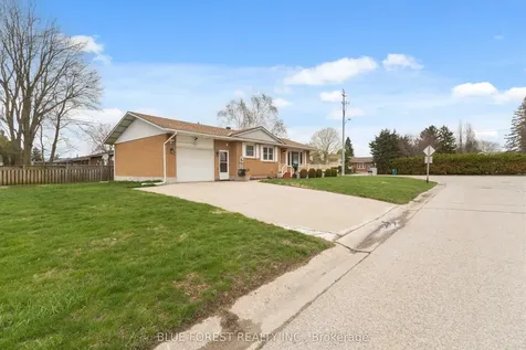 2 Wadsworth Drive Ingersoll ON N5C 2C1