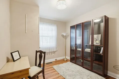 123 Longwood Road N Hamilton ON L8S 3V8