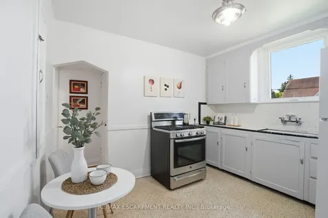 123 Longwood Road N Hamilton ON L8S 3V8
