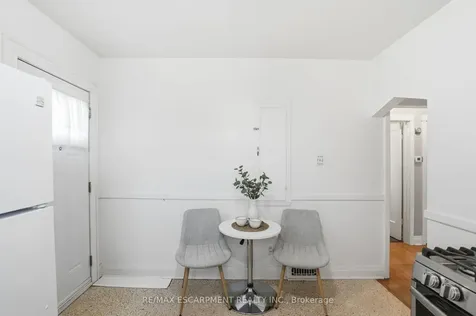 123 Longwood Road N Hamilton ON L8S 3V8
