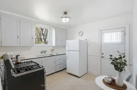 123 Longwood Road N Hamilton ON L8S 3V8