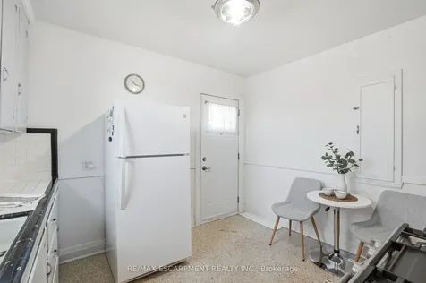 123 Longwood Road N Hamilton ON L8S 3V8