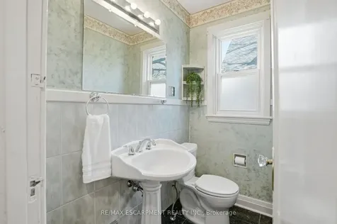 123 Longwood Road N Hamilton ON L8S 3V8