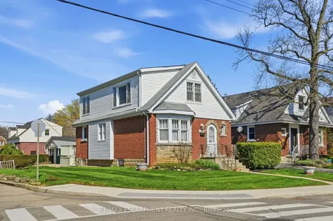 123 Longwood Road N Hamilton ON L8S 3V8