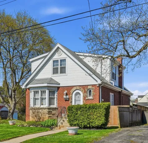 123 Longwood Road N Hamilton ON L8S 3V8