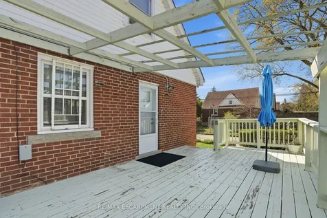 123 Longwood Road N Hamilton ON L8S 3V8