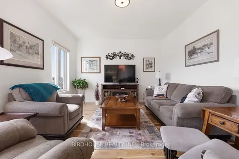 316 Blacksmith Way Peterborough ON K9L 0B5