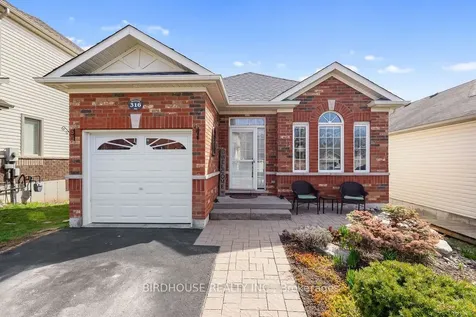 316 Blacksmith Way Peterborough ON K9L 0B5
