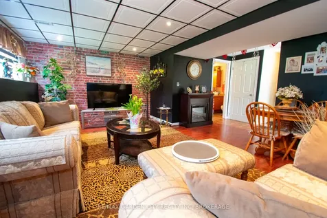 56 Terrace Avenue Welland ON L3C 2C4