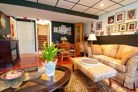 56 Terrace Avenue Welland ON L3C 2C4