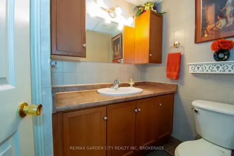 56 Terrace Avenue Welland ON L3C 2C4