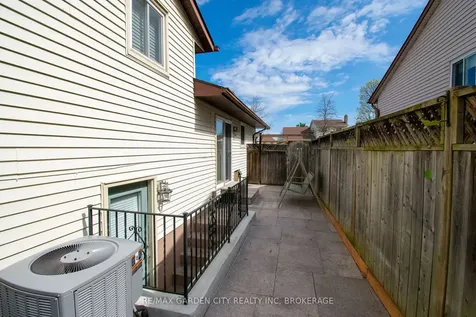 56 Terrace Avenue Welland ON L3C 2C4