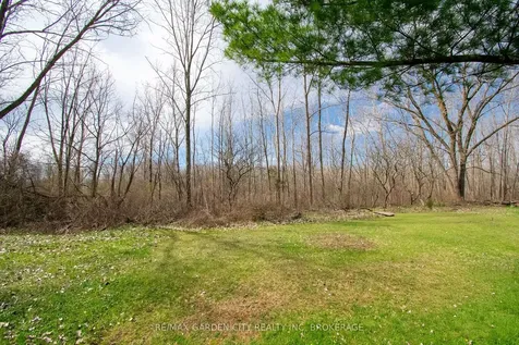 56 Terrace Avenue Welland ON L3C 2C4