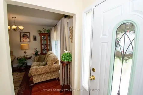 56 Terrace Avenue Welland ON L3C 2C4