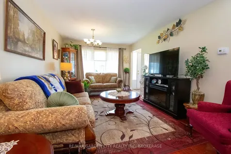 56 Terrace Avenue Welland ON L3C 2C4