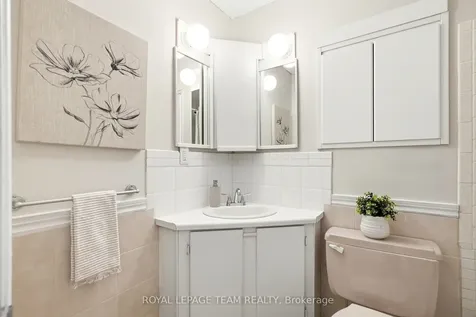 9 Shouldice Crescent Kanata ON K2L 1M8