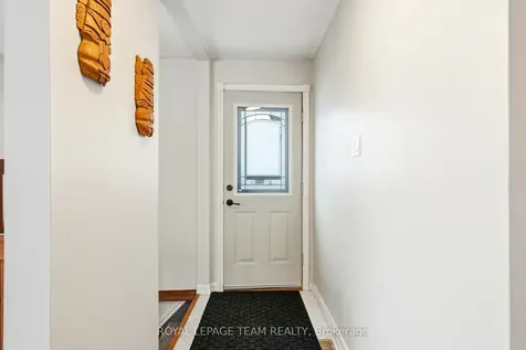 9 Shouldice Crescent Kanata ON K2L 1M8