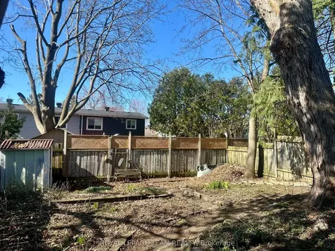 9 Shouldice Crescent Kanata ON K2L 1M8