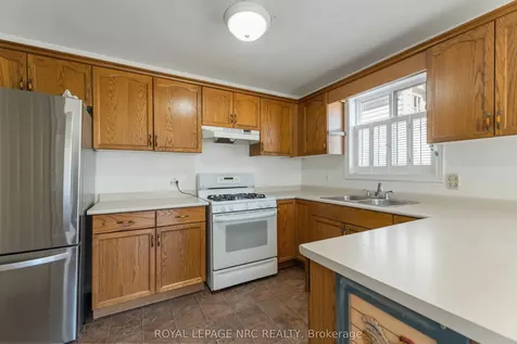 7900 Ascot Circle Niagara Falls ON L2H 3E4