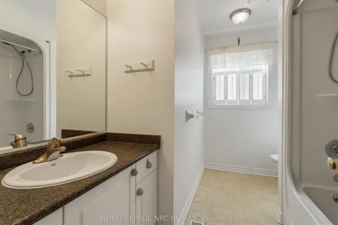 7900 Ascot Circle Niagara Falls ON L2H 3E4