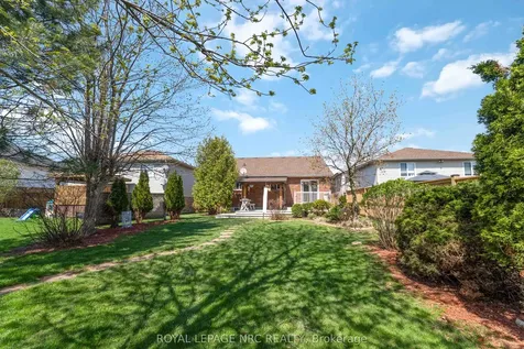 7900 Ascot Circle Niagara Falls ON L2H 3E4
