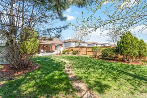 7900 Ascot Circle Niagara Falls ON L2H 3E4