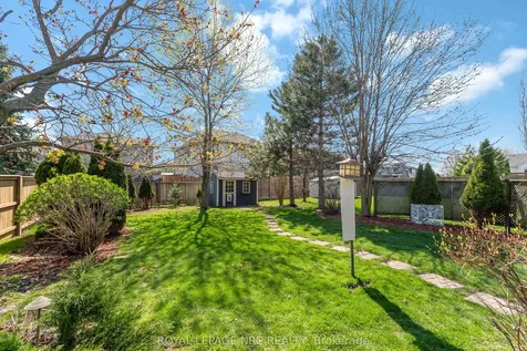 7900 Ascot Circle Niagara Falls ON L2H 3E4
