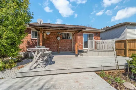 7900 Ascot Circle Niagara Falls ON L2H 3E4