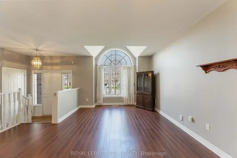 7900 Ascot Circle Niagara Falls ON L2H 3E4