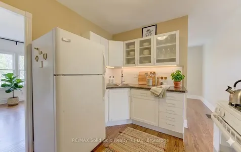 163 Binscarth Road Kitchener ON N2M 3E4