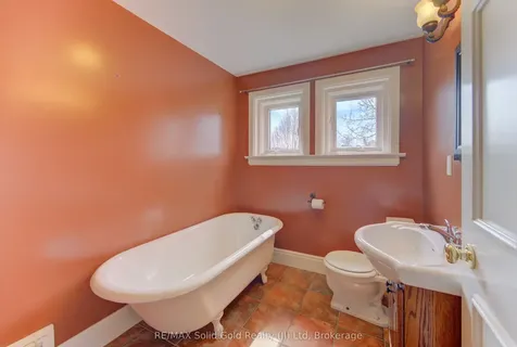 163 Binscarth Road Kitchener ON N2M 3E4
