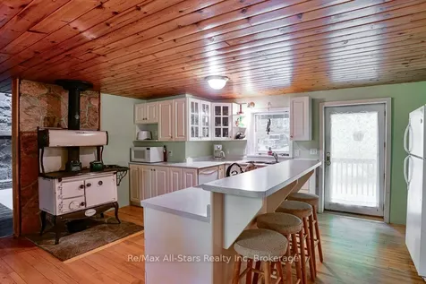 1386 South Portage Road Lake Of Bays ON P1H 2J6