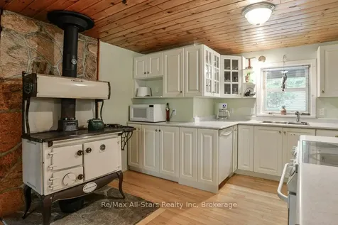 1386 South Portage Road Lake Of Bays ON P1H 2J6