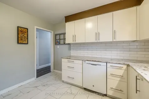 106 Lewis Street Welland ON L3B 4V7