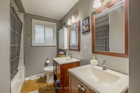 106 Lewis Street Welland ON L3B 4V7