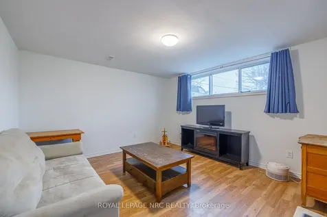 106 Lewis Street Welland ON L3B 4V7