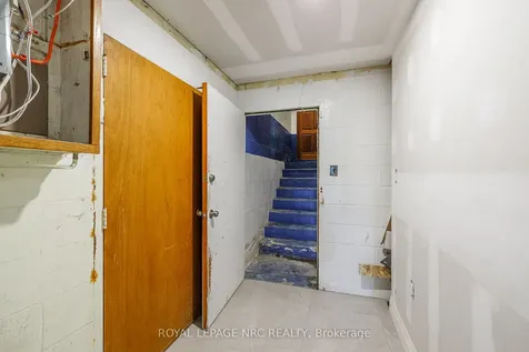 106 Lewis Street Welland ON L3B 4V7